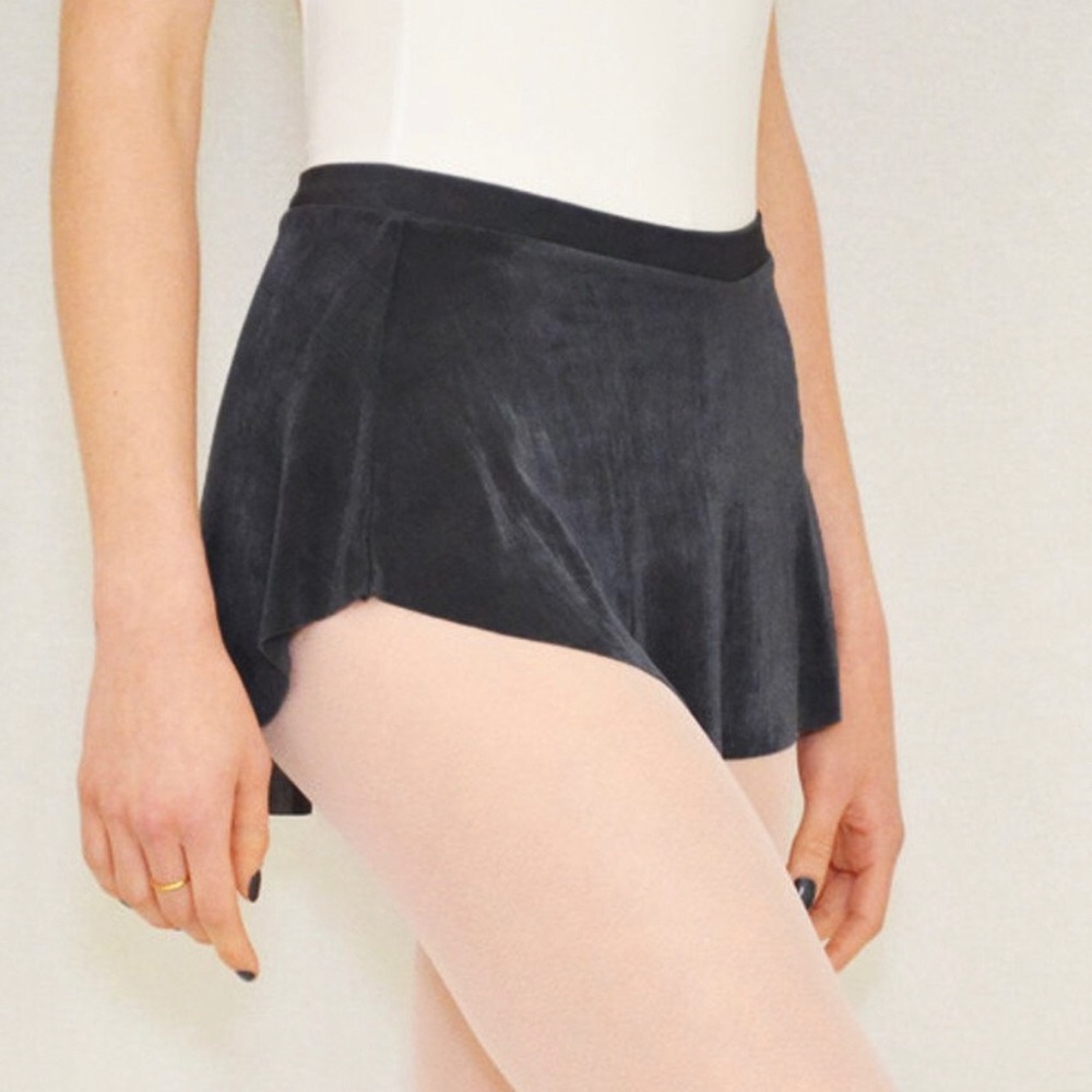 Bullet Pointe Skirt Gunmetal